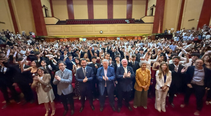 Emotivo acto en la UBA: los primeros egresados del Colegio Ramón Cereijo recibieron sus diplomas