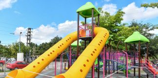 Maquinista Savio: Avanza la ampliación del sector de juegos infantiles de la plaza La Madre y El Niño