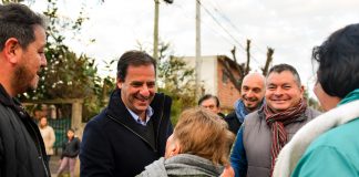 Ariel Sujarchuk recorrió obras de pavimentación y conversó con vecinos